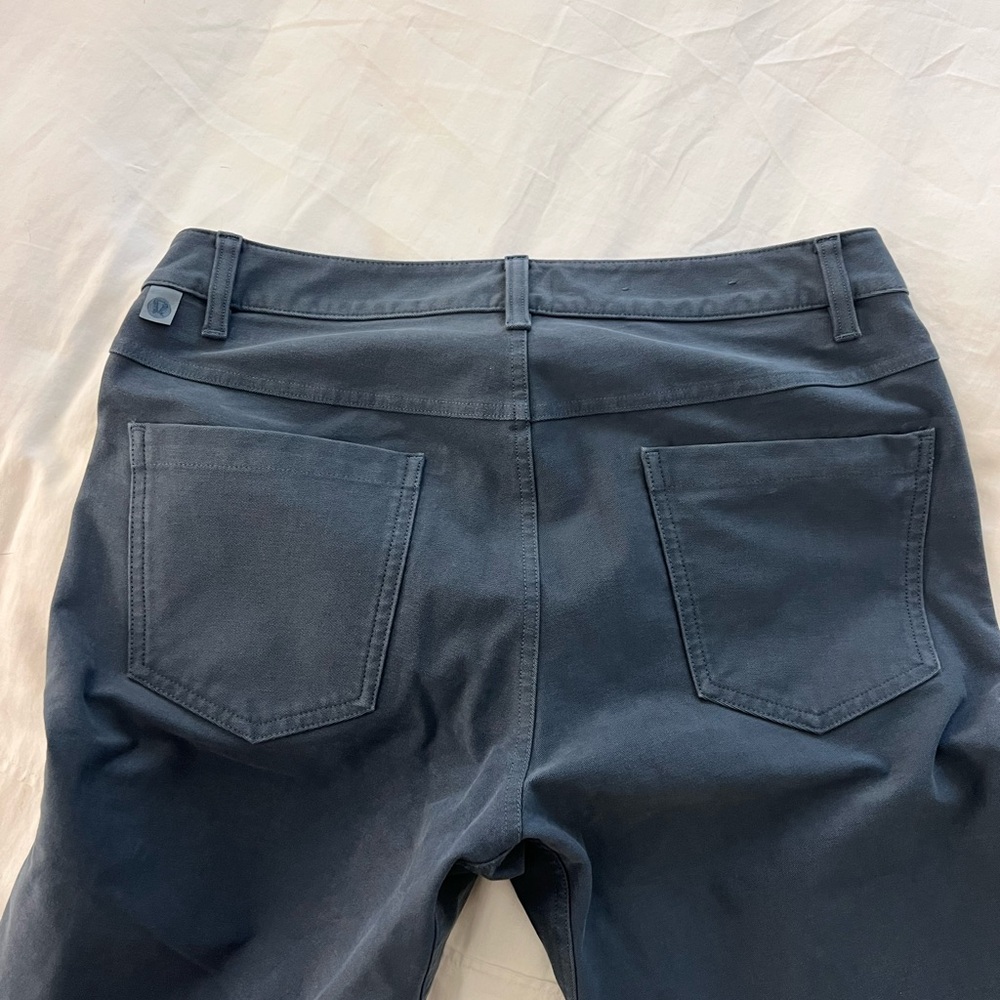 Lululemon pant - Picture 3 of 4
